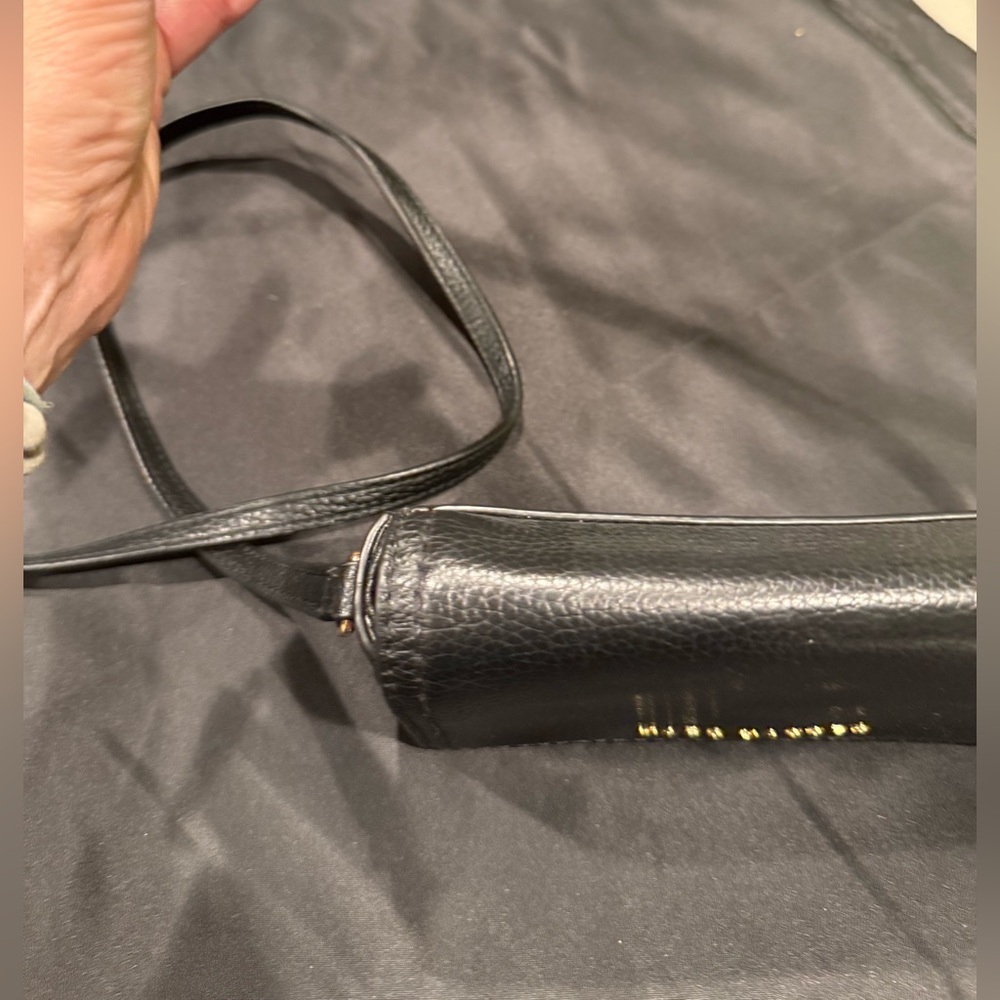 Marc Jacobs Black Groove Leather Mini Bag Crossbody with Gold Hardware - Picture 13 of 16